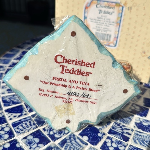 ☕️1992 Cherished Teddies Two Girls Having Tea☕️ - Picture 5 of 5